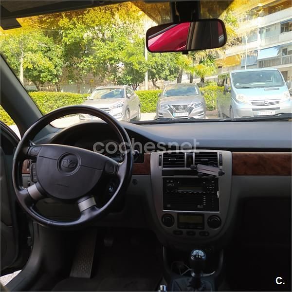 Usado Chevrolet Nubira CDX 122 CV (89 kW) 2003 Gris / plata Berlina