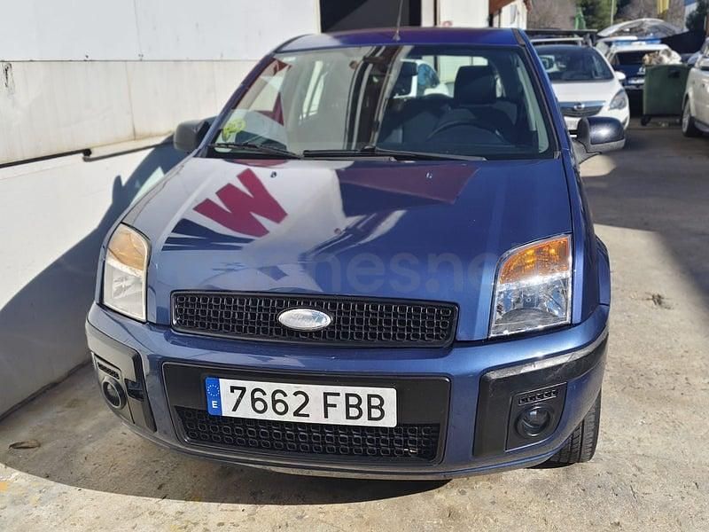 Usado Ford Fusion 90 CV (66 kW) 2005 Azul Berlina