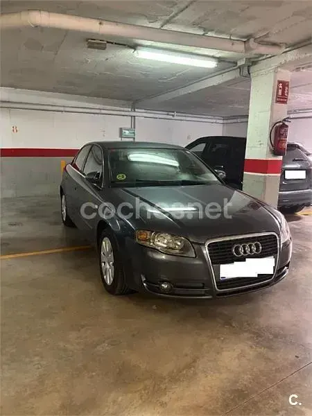 Begagnad Audi A4 140 HK (102 kW) 2006 Grå Sedan