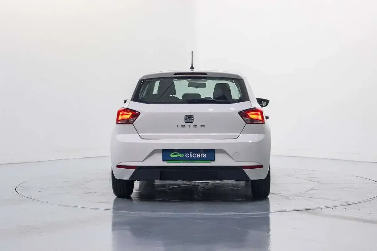 Usado Seat Ibiza CONNECT 80 CV (58 kW) 2019 Blanco Utilitario