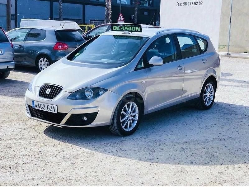 Usado Seat Altea XL Style 105 CV (77 kW) 2010 Beige Monovolumen
