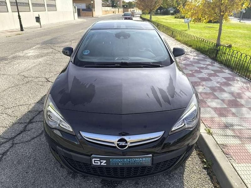 Usado Opel Astra GTC Sportive 136 CV (100 kW) 2016 Marrón Utilitario