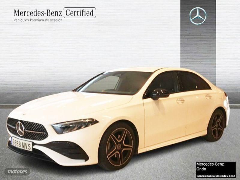 Blanco Usado 2024 Mercedes A200 AMG line Berlina | 34.900 € (Precio justo) - Imagen 1/4