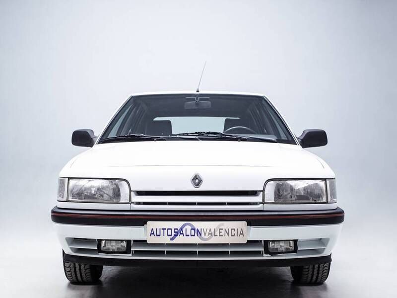 Usado Renault 21 140 CV (102 kW) 1992 Blanco Berlina