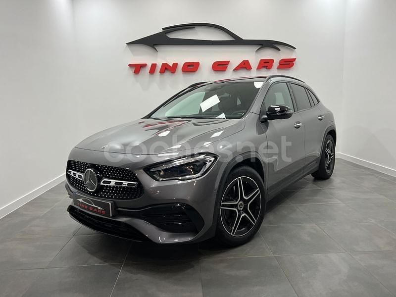 Gris / plata Usado 2020 Mercedes GLA200 SUV | 33.990 € (Caro) - Imagen 1/4