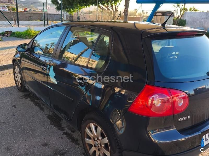 Usado VW Golf VI Highline 105 CV (77 kW) 2008 Negro Utilitario