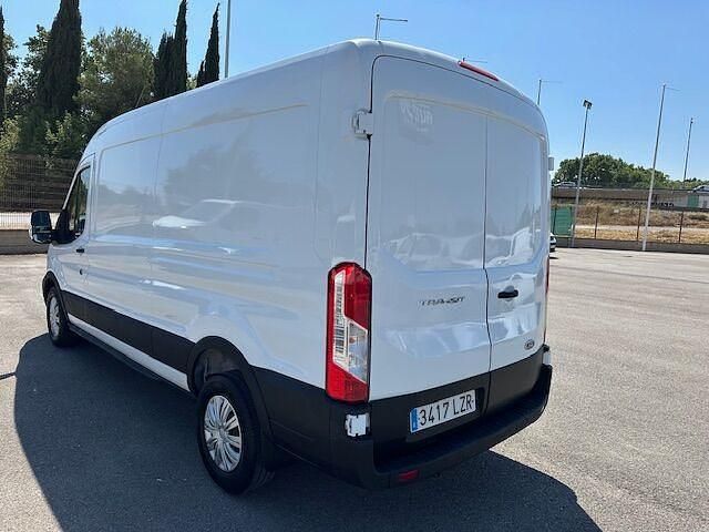 Usado Ford Transit Trend 130 CV (95 kW) 2022 Blanco Berlina