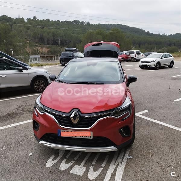 Usado Renault Captur Techno 140 CV (102 kW) 2022 Granate SUV
