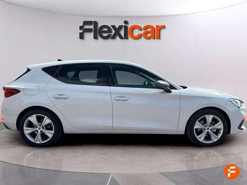 Usado Seat Leon FR 110 CV (80 kW) 2024 Blanco Berlina