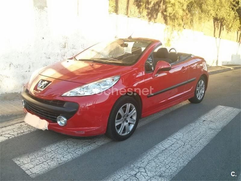 Usado Peugeot 207 CC 120 CV (88 kW) 2009 Rojo Descapotable