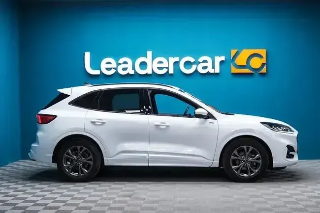 Usado Ford Kuga ST-Line 120 CV (88 kW) 2024 Blanco SUV