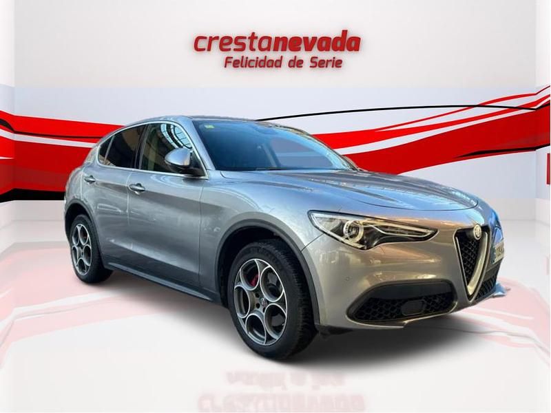 Usado Alfa Romeo Stelvio Executive 280 CV (205 kW) 2018 Gris / plata SUV