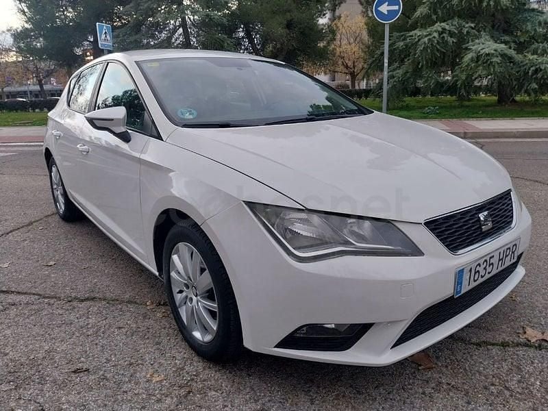 Usado Seat Leon Reference 105 CV (77 kW) 2013 Blanco Berlina