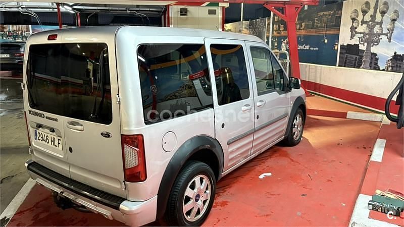 Usado Ford Tourneo Connect Titanium 95 CV (69 kW) 2013 Gris / plata Monovolumen