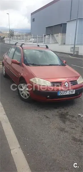 Usado Renault Mégane Authentique 115 CV (84 kW) 2004 Rojo Berlina