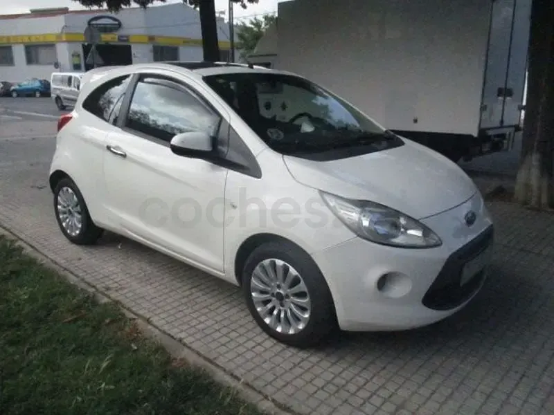Usado Ford Ka 75 CV (55 kW) 2012 Blanco Utilitario