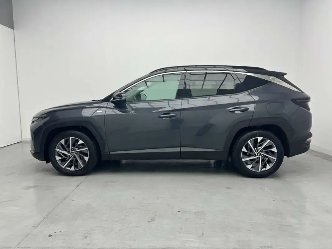 Usado Hyundai Tucson 136 CV (100 kW) 2021 Gris oscuro SUV