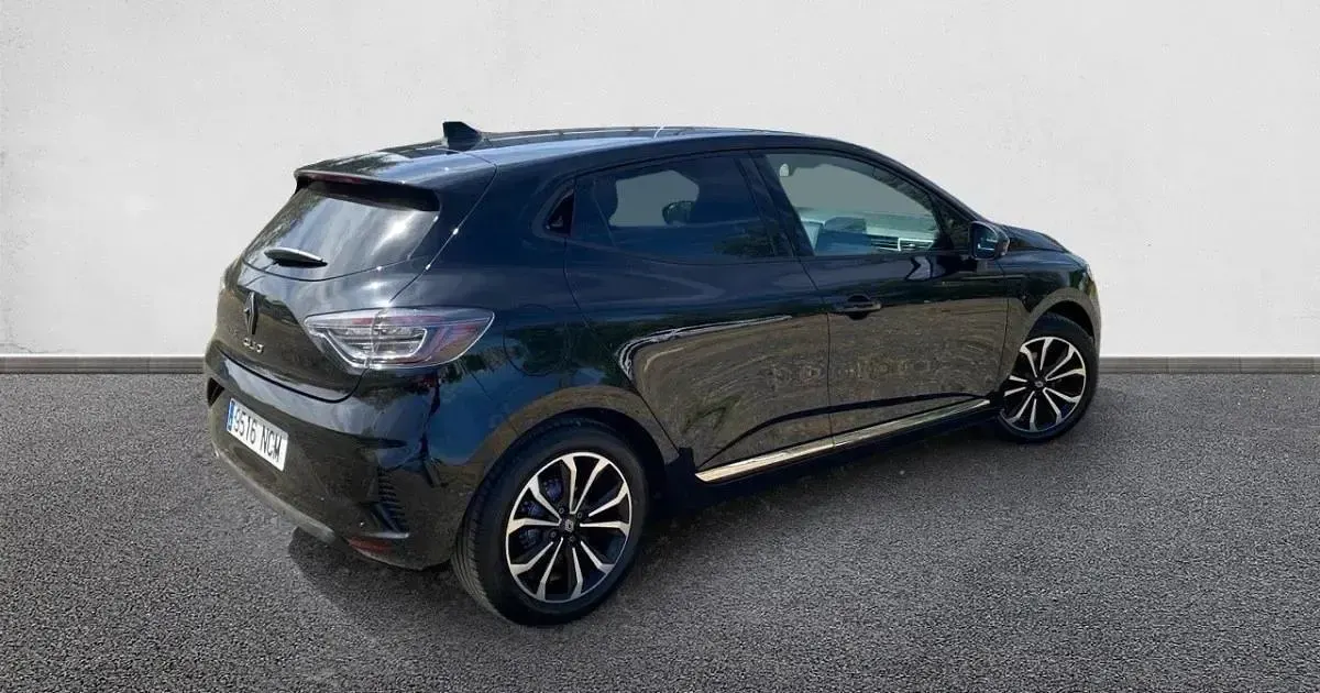 Usado Renault Clio Techno 90 CV (66 kW) 2025 Utilitario