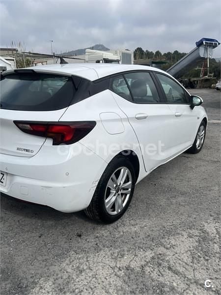Usado Opel Astra Excellence 136 CV (100 kW) 2018 Blanco Berlina
