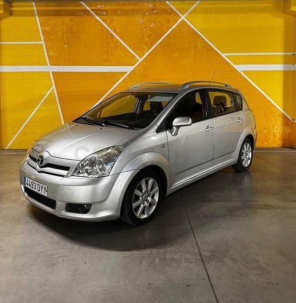 Usado Toyota Corolla Verso Sol 136 CV (100 kW) 2006 Gris / plata Monovolumen