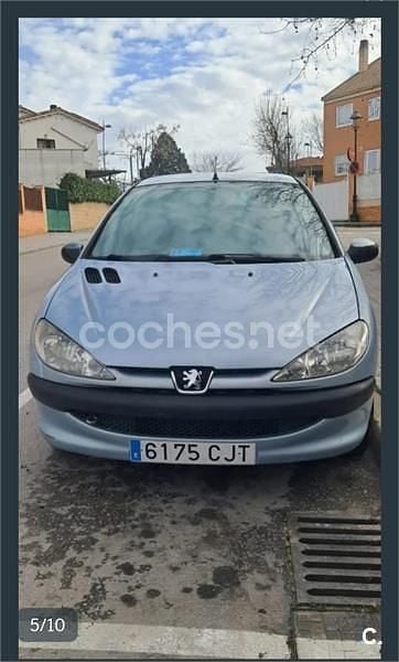 Usado Peugeot 206 70 CV (51 kW) 2003 Azul Berlina