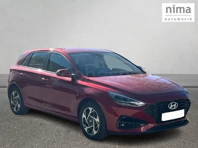 Nuevo Hyundai i30 100 CV (73 kW) 2025 Rojo Berlina