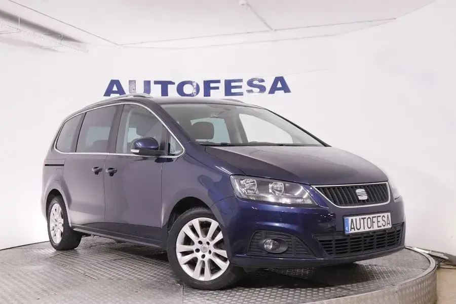 Usado Seat Alhambra Ecomotive 140 CV (102 kW) 2014 Azul Monovolumen