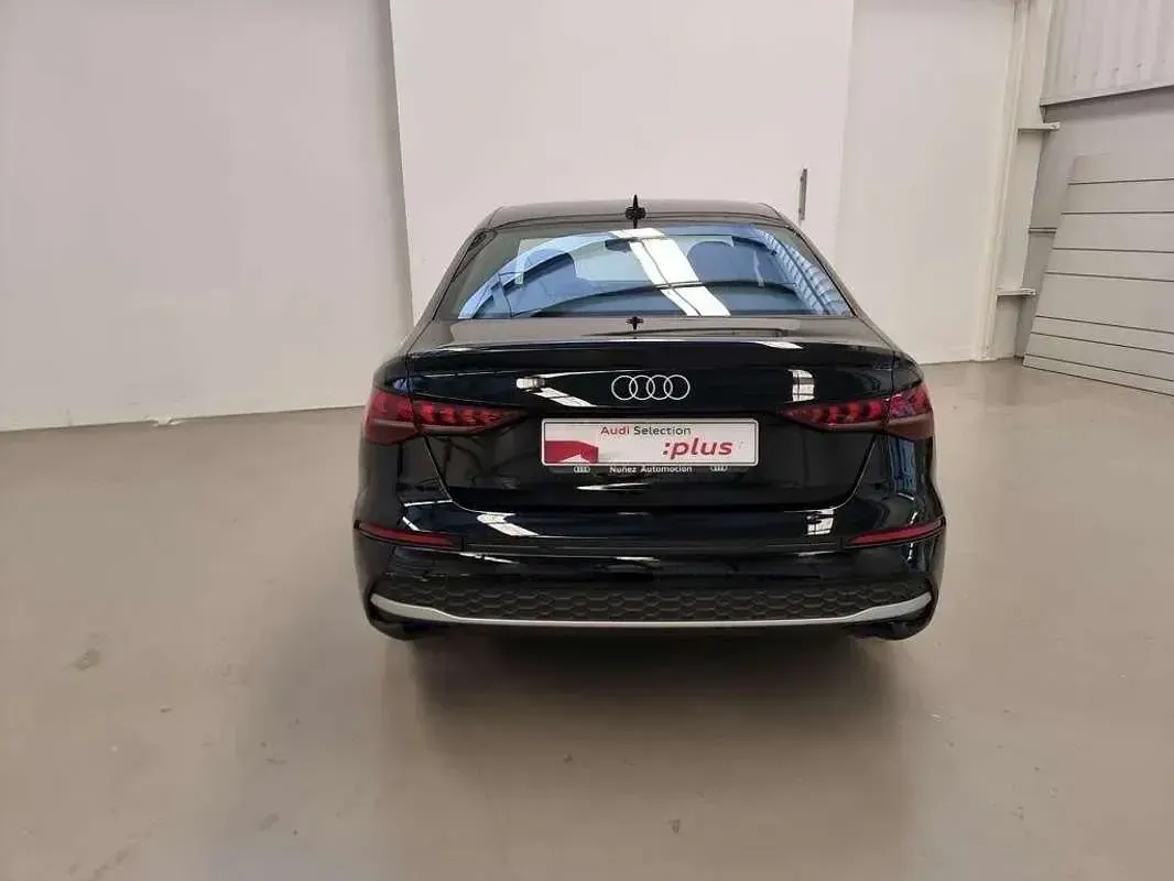 Usado Audi A3 Advanced 116 CV (85 kW) 2025 Negro Berlina
