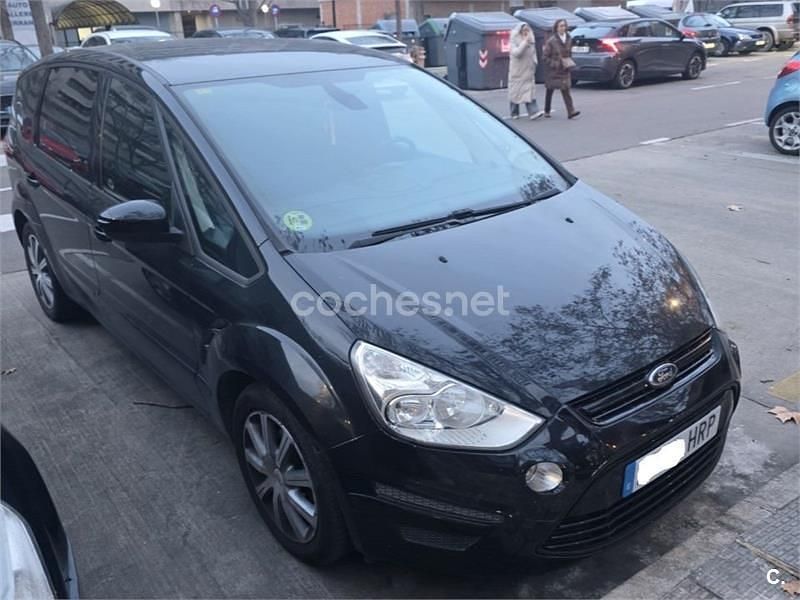 Usado Ford S-MAX Trend 140 CV (102 kW) 2013 Negro Monovolumen