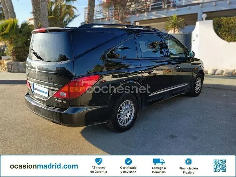 Usado SsangYong Rodius 165 CV (121 kW) 2011 Negro Monovolumen