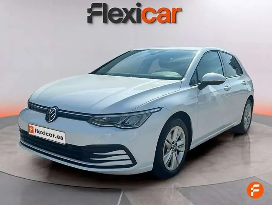 Usado VW Golf VIII Life 110 HP (80 kW) 2021 Branco Sedan