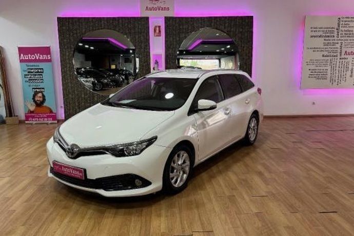 Usado 2017 Toyota Auris Touring Sports Active Familiar | 12.295 € - Imagen 1/4