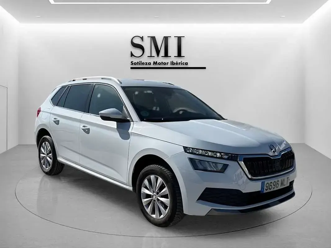 Usado Skoda Kamiq Ambition 95 CV (69 kW) 2023 Blanco SUV