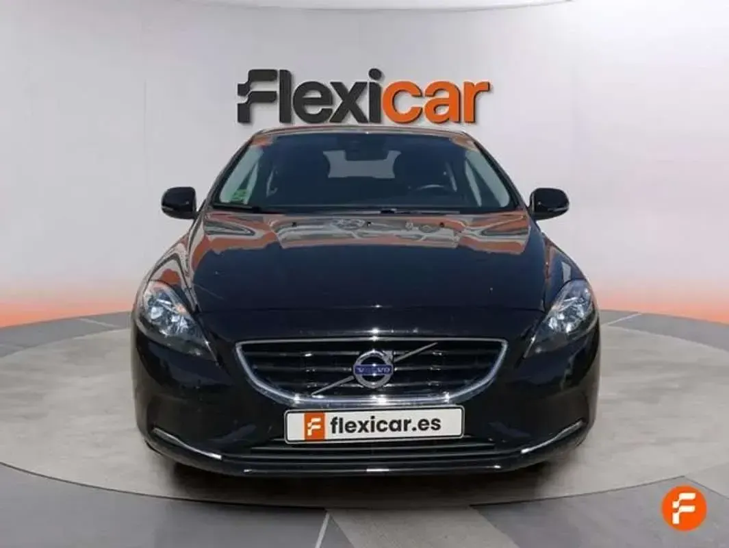 Usado Volvo V40 Inscription 150 CV (110 kW) 2016 Negro Utilitario