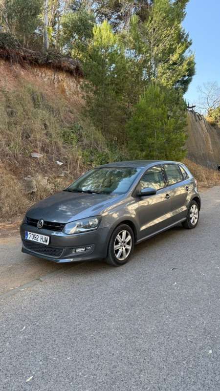 Gris / plata Usado 2012 VW Polo Advance Berlina | 6600 € (Precio justo) - Imagen 1/4