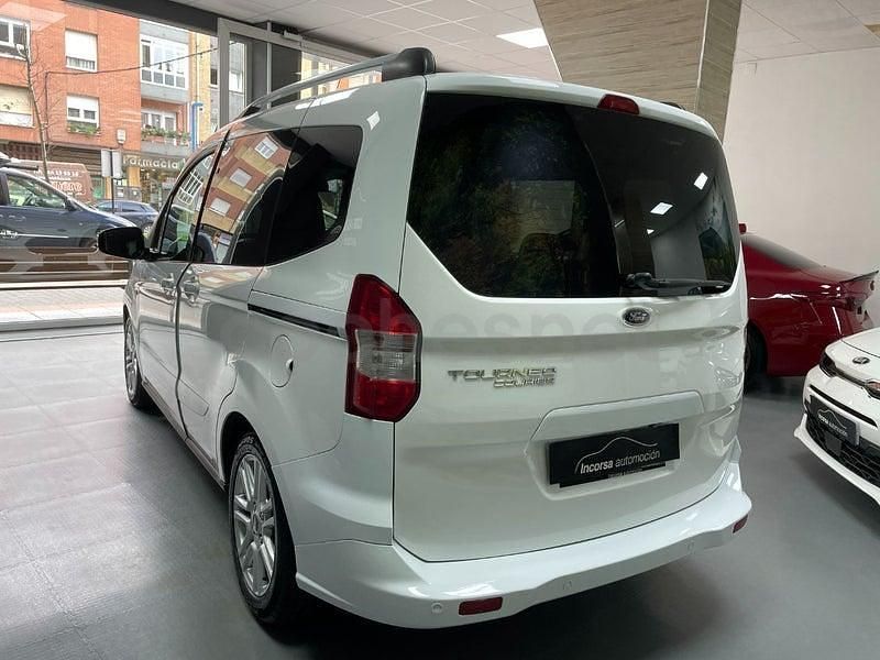 Usado Ford Tourneo Courier Titanium 100 CV (73 kW) 2019 Blanco Monovolumen