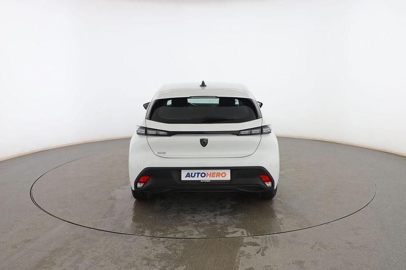 Usado Peugeot 308 Active 131 CV (96 kW) 2023 Blanco Berlina