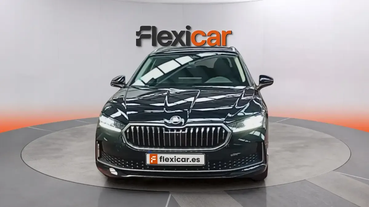 Usado Skoda Superb Selection 150 CV (110 kW) 2024 Negro Familiar