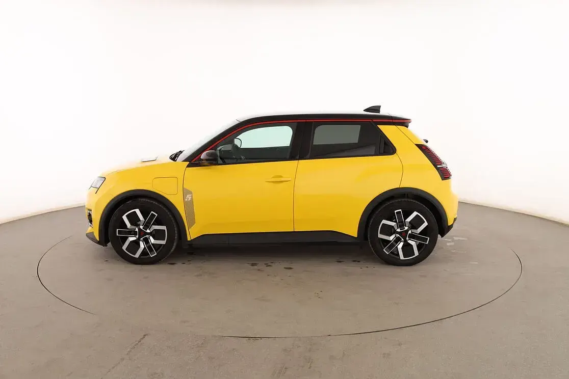 Usado Renault 5 E-Tech Komfort 110 kW (150 CV) 2025 Amarillo Utilitario