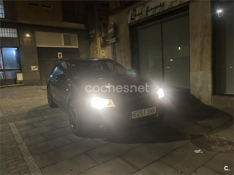Negro Usado 2005 Audi A3 Attraction Berlina | 3300 € (Un poco caro) - Imagen 1/1