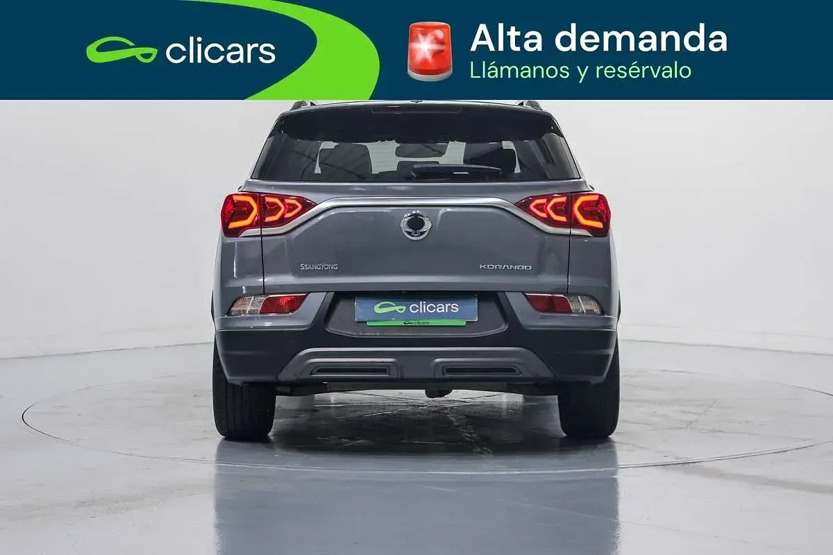 Usado SsangYong Korando 163 CV (119 kW) 2021 Gris SUV