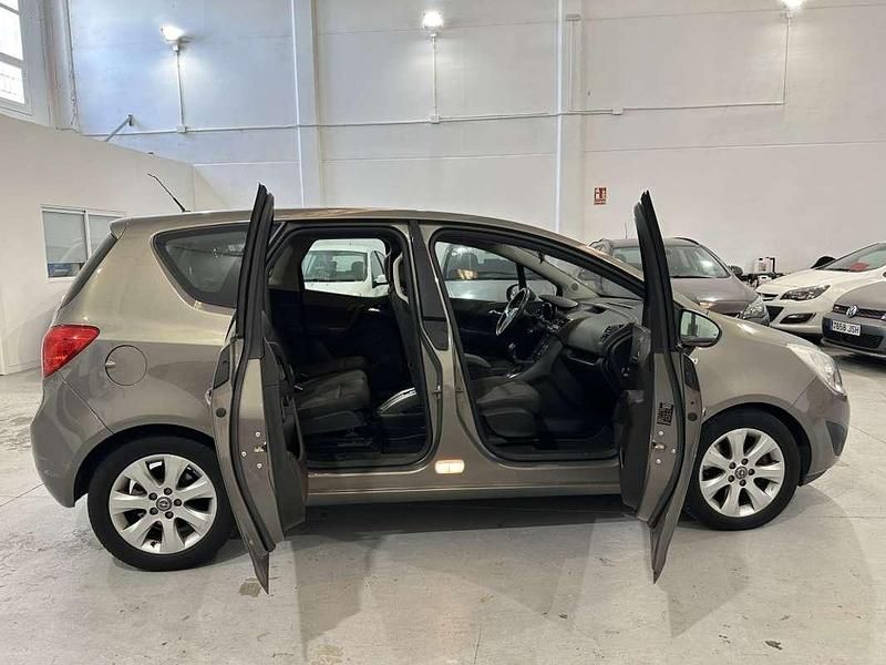 Usado Opel Meriva Selective 110 CV (80 kW) 2012 Gris Monovolumen