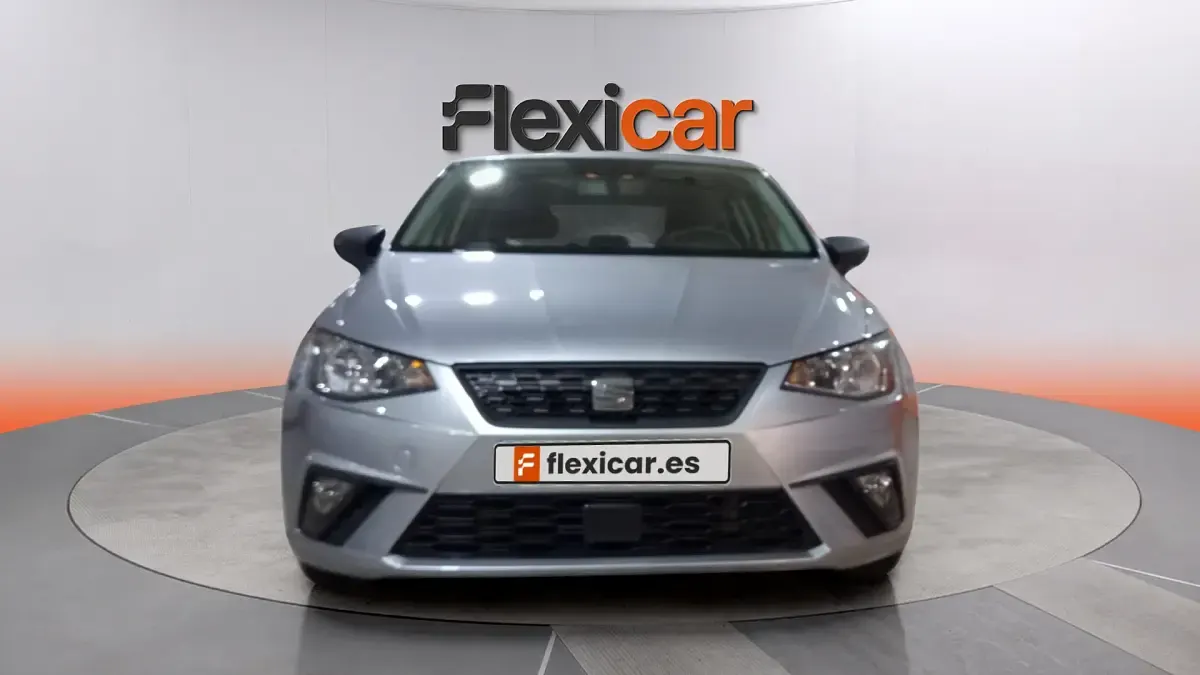 Usado Seat Ibiza Reference 80 CV (58 kW) 2021 Gris Utilitario