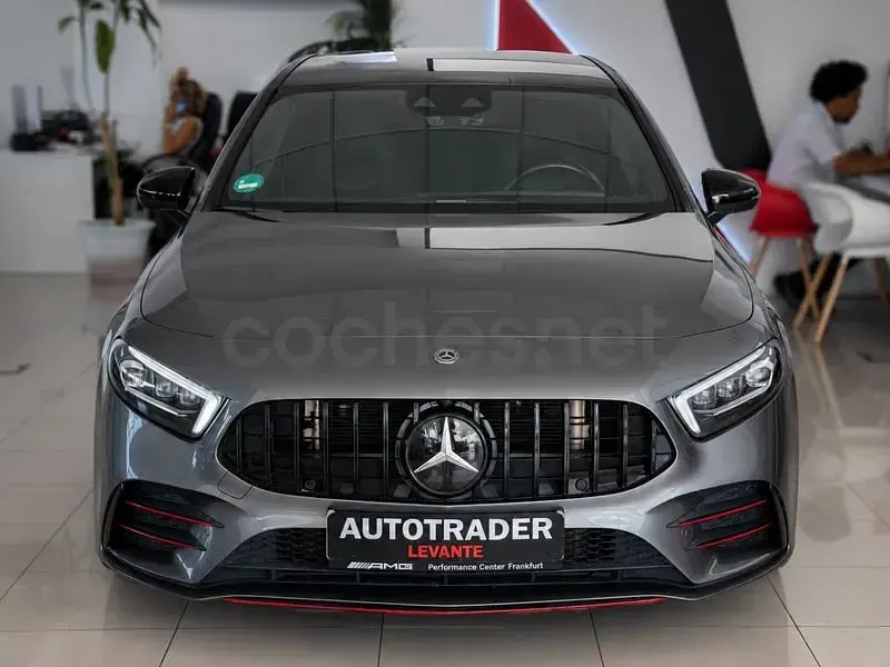 Usado Mercedes A35 AMG 306 CV (225 kW) 2020 Gris / plata Berlina