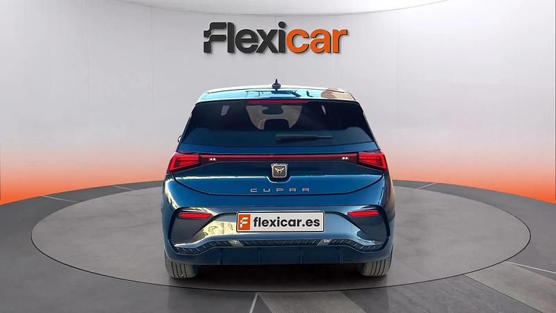 Begagnad Cupra Born 150 kW (204 HK) 2021 Vit Halvkombi