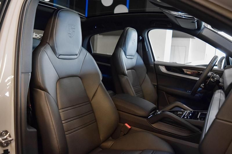 Nuevo Porsche Cayenne 470 CV (345 kW) 2025 Gris / plata SUV