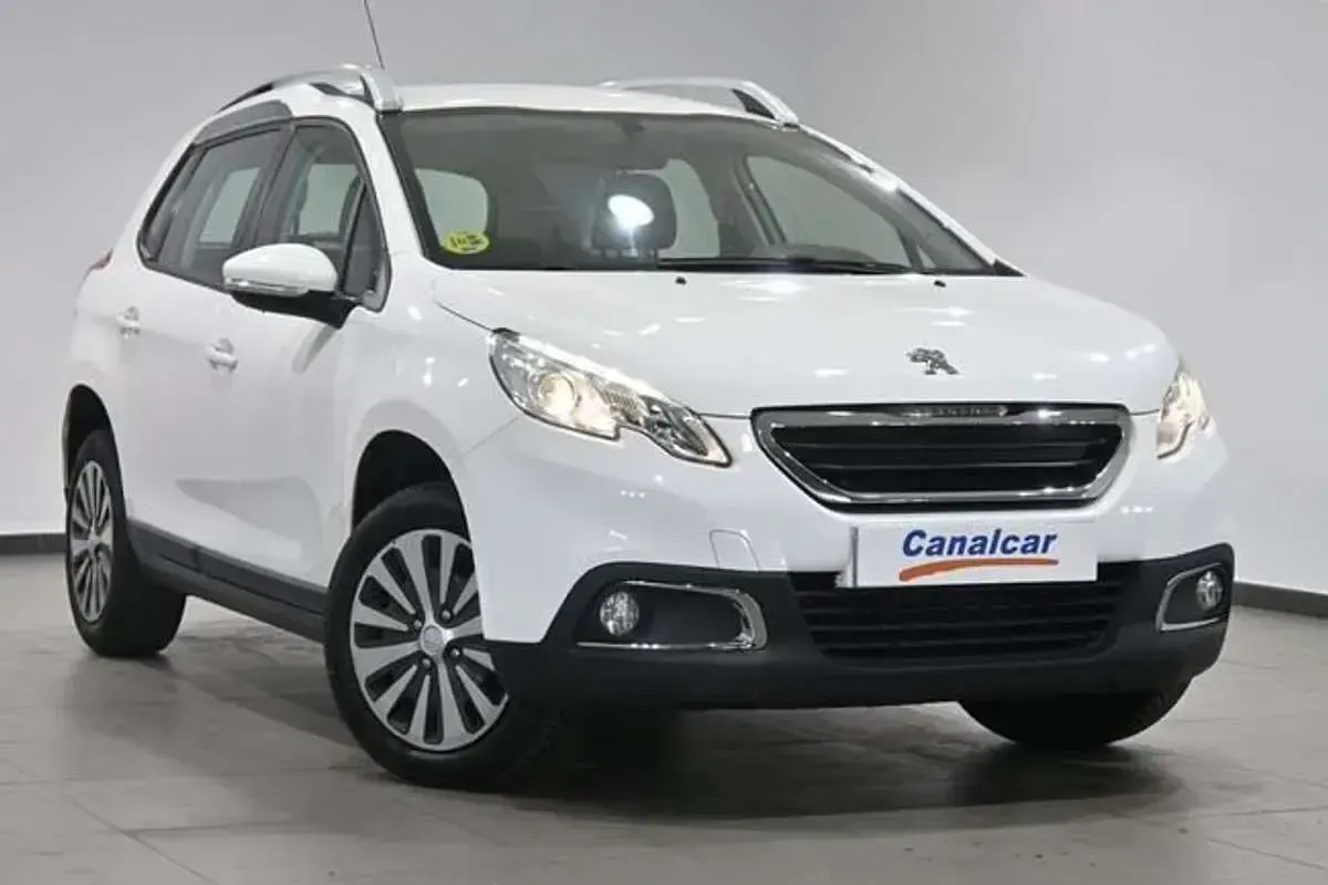 Usado Peugeot 2008 Active 92 CV (67 kW) 2015 Blanco SUV