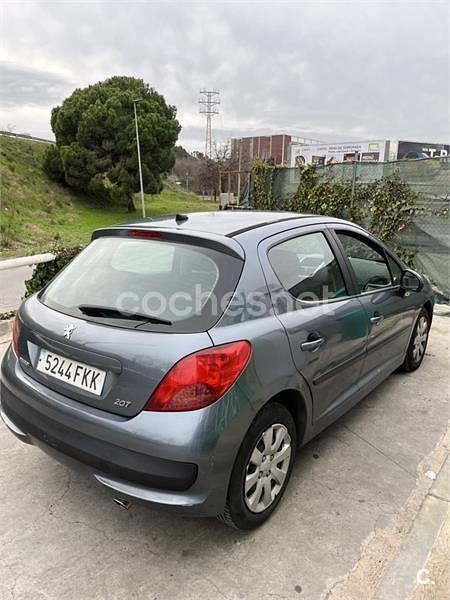 Usado Peugeot 207 70 CV (51 kW) 2007 Gris / plata Berlina