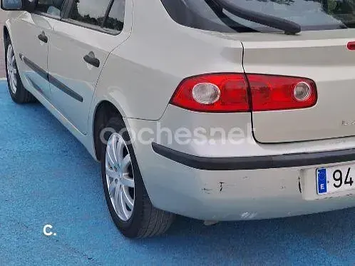 Usado Renault Laguna II Dynamique 120 CV (88 kW) 2005 Verde Berlina