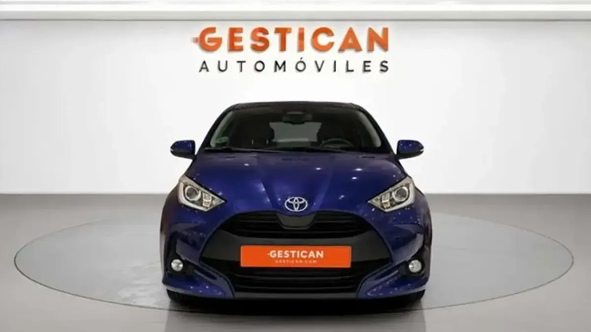 Usado Toyota Yaris Active 116 CV (85 kW) 2026 Azul Utilitario
